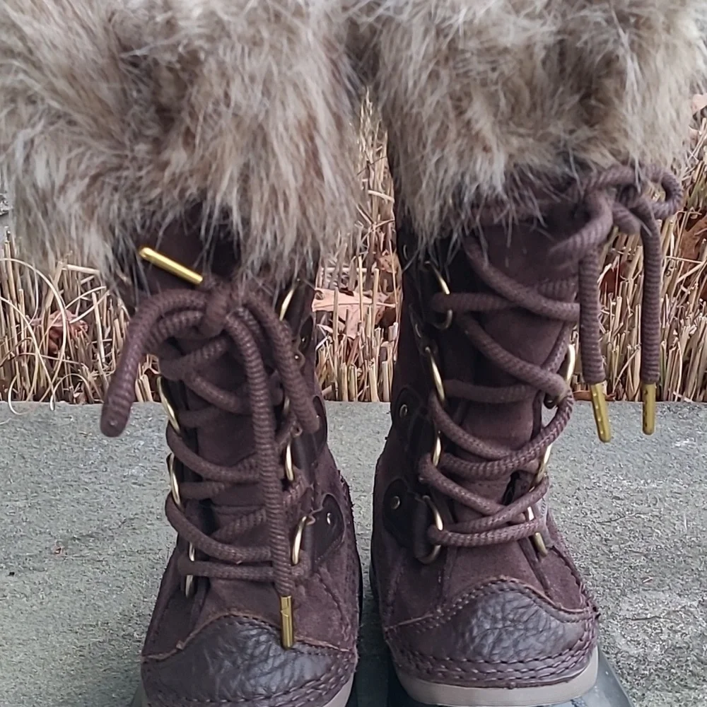 Sorel Joan of Arctic snow winter boots